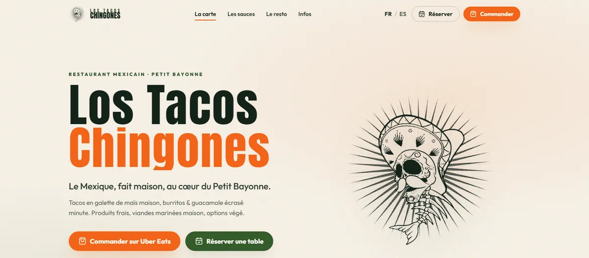 Tête de page du site sur ordinateur : « Los Tacos Chingones », « Le Mexique, fait maison, au cœur du Petit Bayonne », l’emblème calavera et les boutons « Commander sur Uber Eats » et « Réserver une table ».